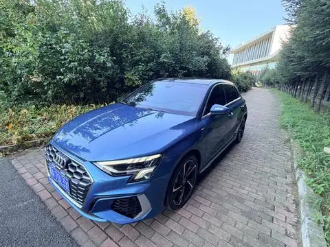 Audi A3 2022 — фото 1