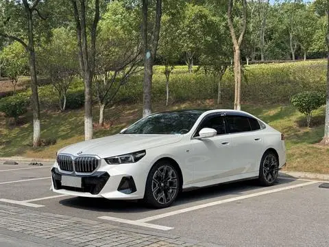 BMW 5 Series 2025