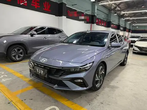 Hyundai Elantra 2023 — фото 1