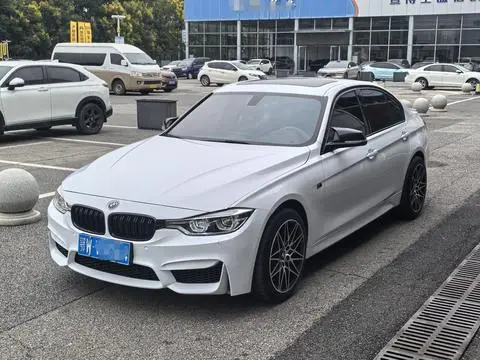 BMW 3 Series 2018 — фото 1