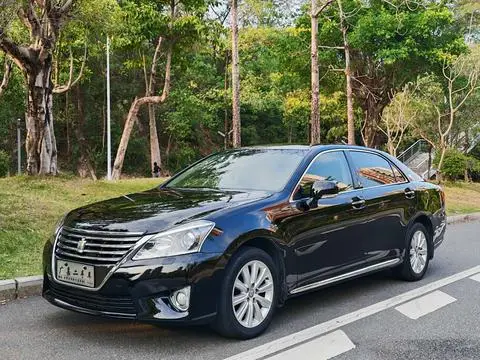 Toyota Crown 2012