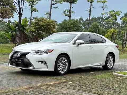 Lexus ES 2015