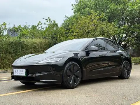 Tesla Model 3 2025 — фото 1