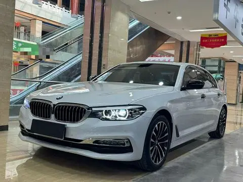 BMW 5 Series 2018 — фото 1