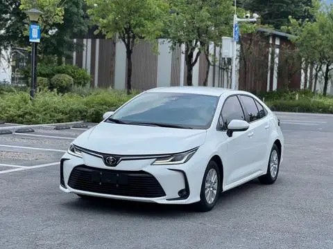 Toyota Corolla 2022 — фото 1