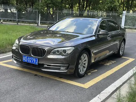 BMW 7 Series 2013 — фото 1