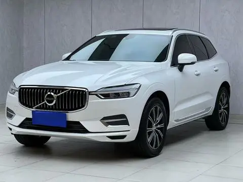 Volvo XC60 2021 — фото 1