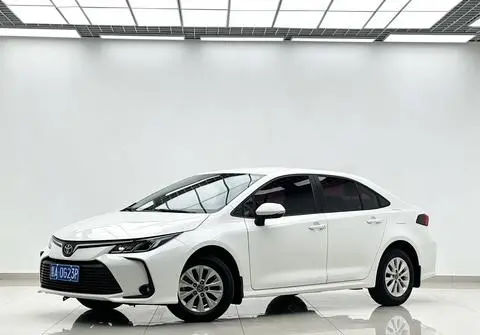 Toyota Corolla 2022 — фото 1