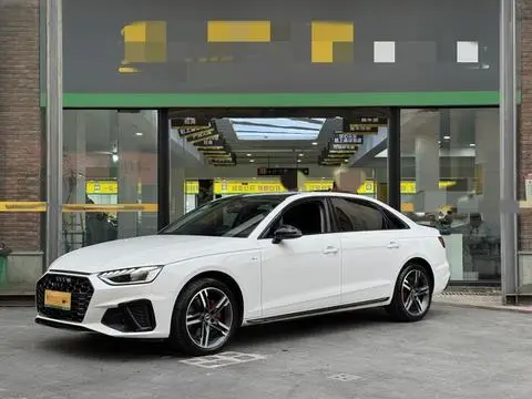 Audi A4L 2022 — фото 1