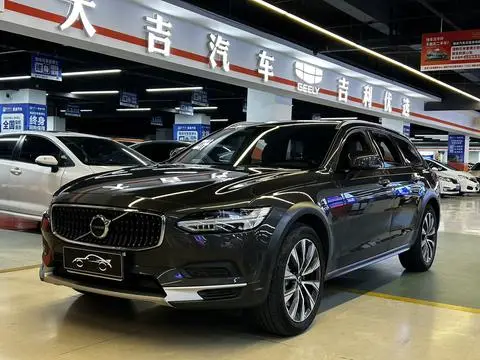 Volvo V90 2022