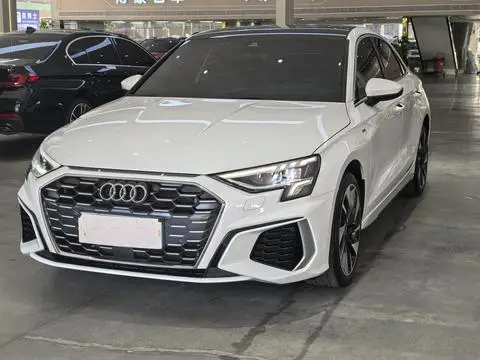 Audi A3 2024 — фото 1