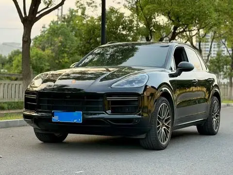 Porsche Cayenne 2021 — фото 1