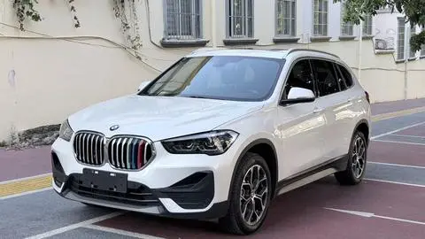 BMW X1 2022 — фото 1