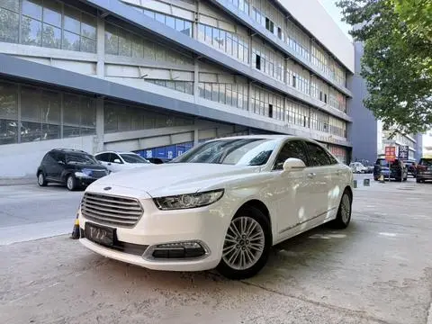 Ford 金牛座 2015