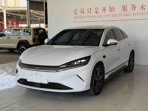 BYD 秦L EV 2025 — фото 1