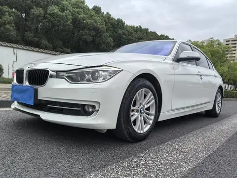BMW 3 Series 2018 — фото 1