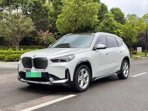 BMW iX1 2024