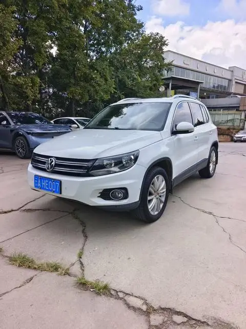 Volkswagen Tiguan 2015 — фото 1