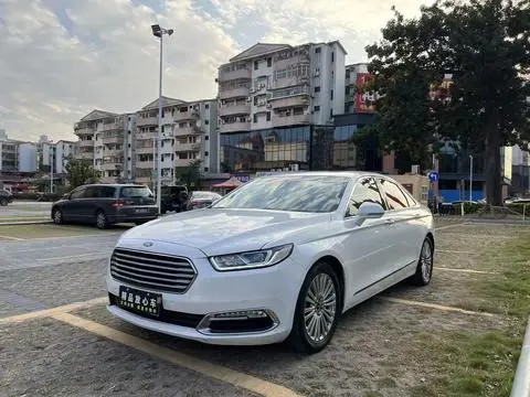 Ford 金牛座 2015
