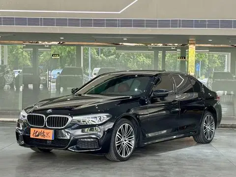 BMW 5 Series 2019 — фото 1