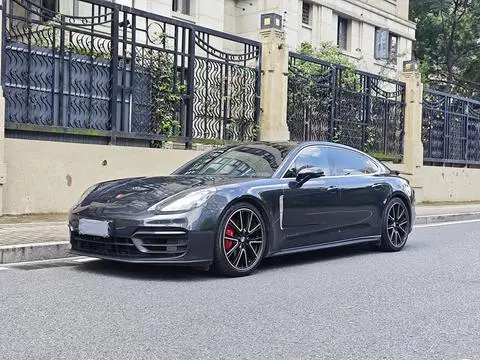 Porsche Panamera 2021