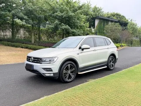 Volkswagen Tiguan L 2020 — фото 1