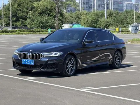 BMW 5 Series 2022 — фото 1