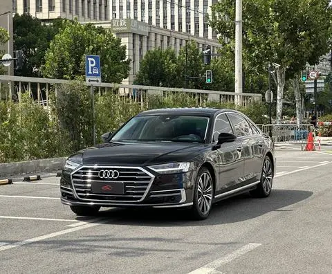 Audi A8 2019 — фото 1