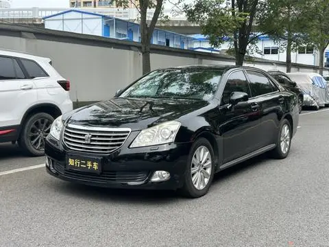 Toyota Crown 2010