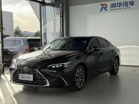 Lexus ES 2025