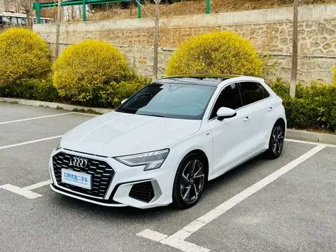 Audi A3 2022 — фото 1