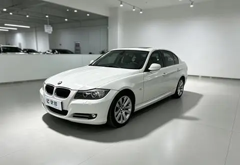 BMW 3 Series 2010 — фото 1