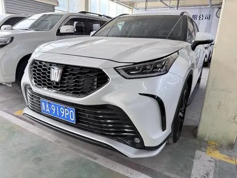 Toyota Crown Kluger 2022