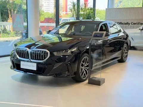 BMW i5 2025 — фото 1