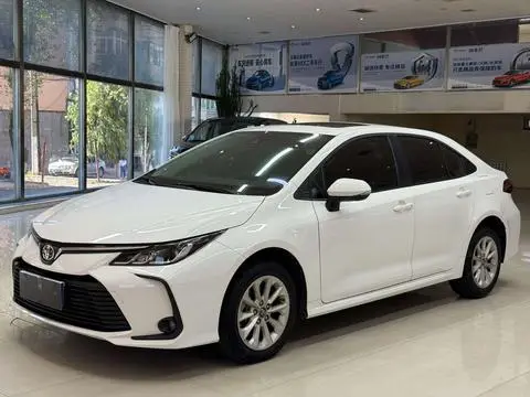 Toyota Corolla 2021 — фото 1