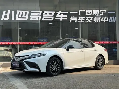 Toyota Camry 2021