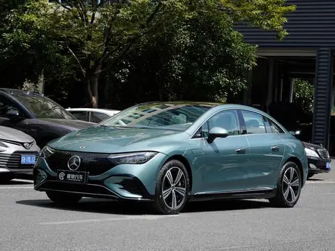Mercedes-Benz EQE 2025