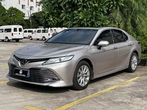 Toyota Camry 2019 — фото 1
