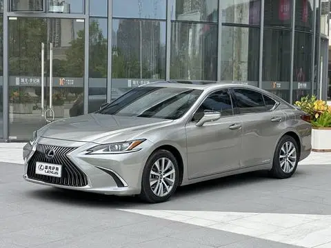 Lexus ES 2020