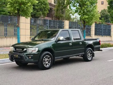 Isuzu Прочее 2015 — фото 1