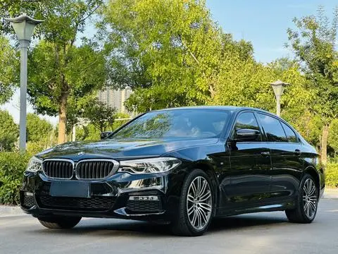 BMW 5 Series 2018 — фото 1