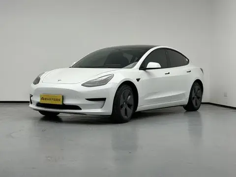 Tesla Model 3 2022 — фото 1