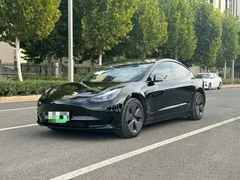 Tesla Model 3 2022 — фото 1