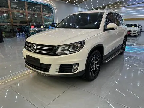 Volkswagen Tiguan 2015 — фото 1