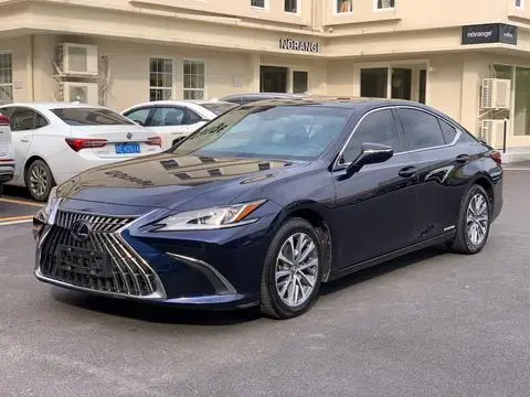 Lexus ES 2021