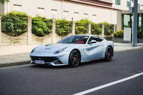 Ferrari F12berlinetta 2013 — фото 1