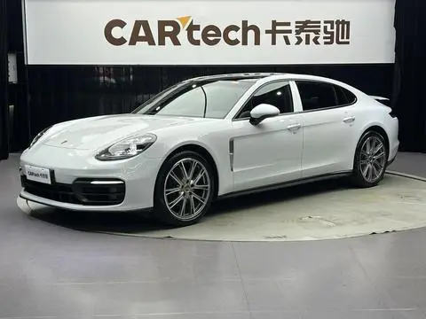 Porsche Panamera 2021