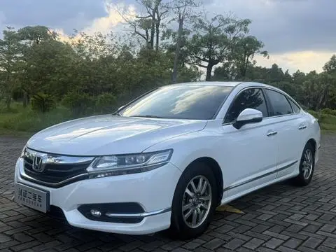 Honda 思铂睿 2017 — фото 1