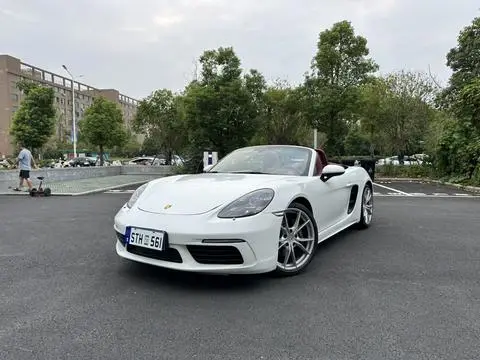 Porsche 718 2016