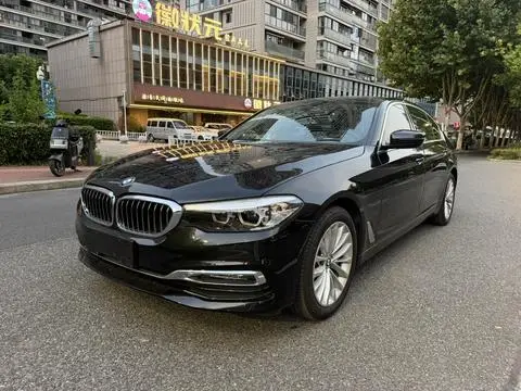 BMW 5 Series 2019 — фото 1